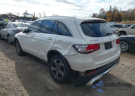 2017 Mercedes-Benz Glc 300 4Matic z USA, uszkodzony, nr VIN WDC0G4KB4HV009214